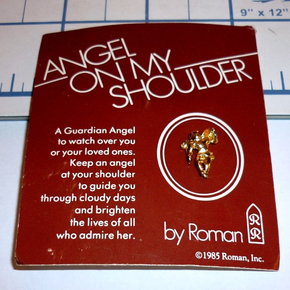 Vintage 1985 Roman Inc Angel On My Shoulder Gold Tone Cherub Lapel Pin with Card